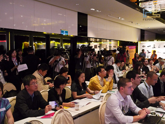 Журналисты ожидают громких объявлений