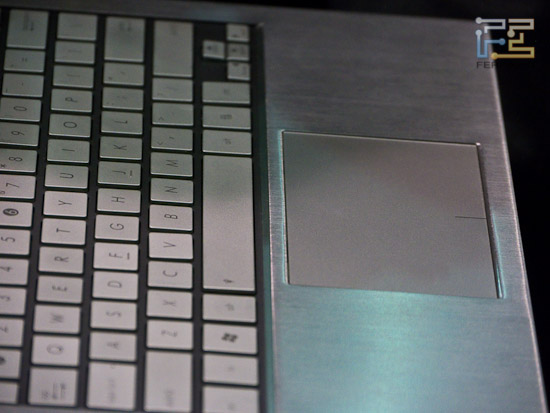Asus UX вид на тачпад