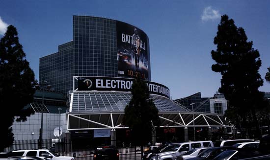 Посетителям E3 2011 главный блокбастер Electronic Arts было трудно не заметить