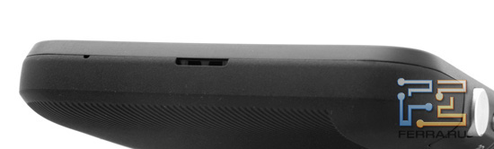 Нижний торец корпуса HTC Evo 3D