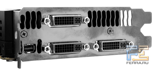 Три разъема DVI-I и Mini DisplayPort у видеокарты GeForce GTX 590
