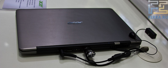 Задняя грань Acer S3 - отдельно