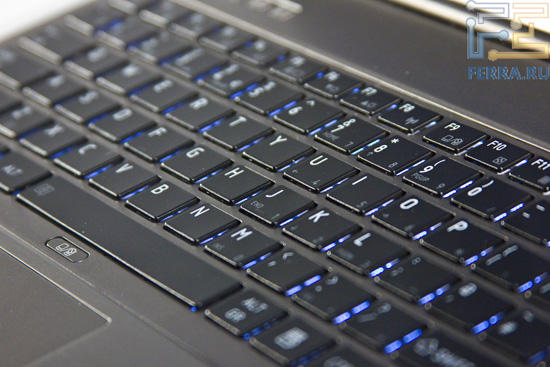 У клавиатуры Toshiba Z830 есть подсветка - удобно работать по ночам