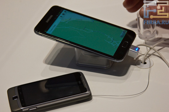 ���������� ������� Samsung Galaxy Note � HTC Desire Z, ���� ����������� ����������