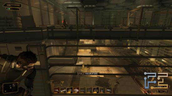 Порой картинку Deus Ex: Human Revolution легко спутать с какой-нибудь из частей Metal Gear Solid - виной тому похожие солдаты и роботы