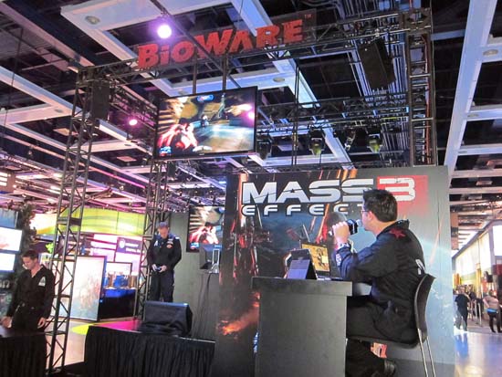 Стенд Mass Effect 3 на PAX Prime 2011 было видно издалека
