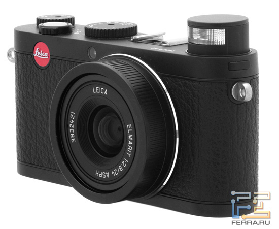 Leica X1 с возведенной вспышкой