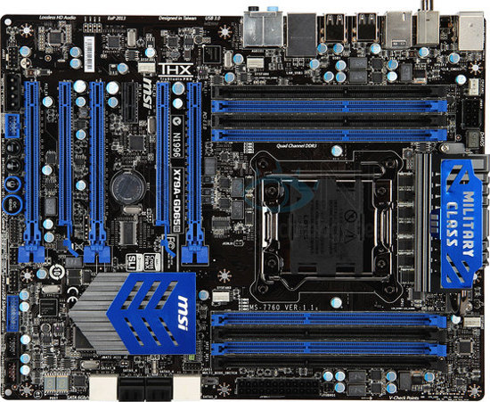 Высококлассная материнская плата MSI X79A-GD65 8D позирует перед камерой