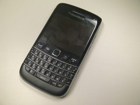 Смартфон BlackBerry Bold 9790 замечен на фото перед выпуском