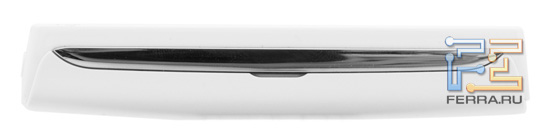 Левый торец смартфона Sony Ericsson Xperia mini