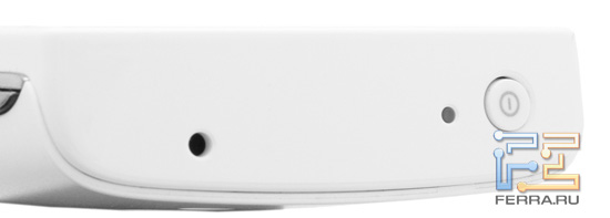 Верхний торец смартфона Sony Ericsson Xperia mini