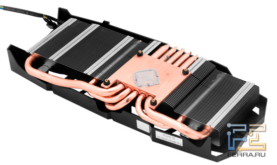 Демонтированная система охлаждения Sapphire Radeon HD 6970