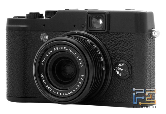 Общий вид камеры Fujifilm FinePix X10
