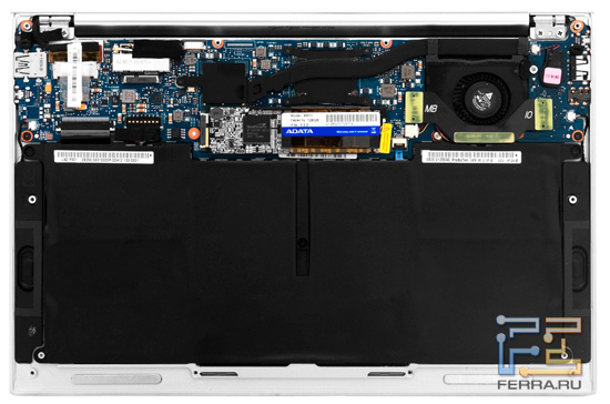 Ноутбук ASUS Zenbook UX21E со снятой задней крышкой