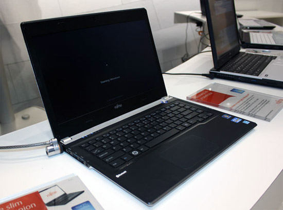 Fujitsu Lifebook UH572