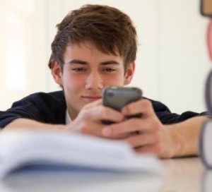 Подросток и телефон