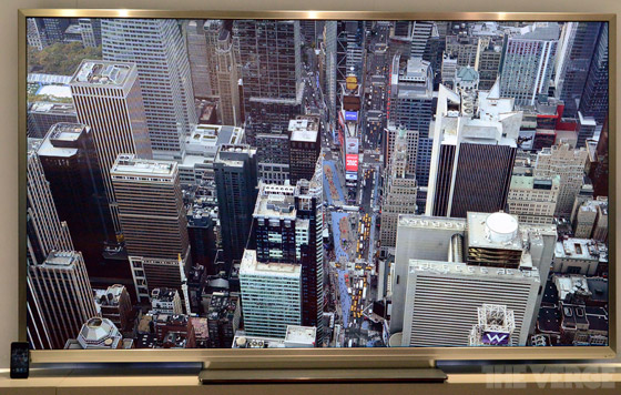 iPhone 4 и 84-дюймовый телевизор Toshiba