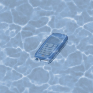 Телефон под водой