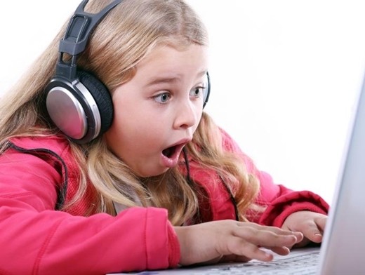 Эксперты рассказали, как вытащить детей из Интернета