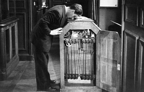 14 апреля в истории: первый видеомагнитофон, полёт Спейс Шаттла, первые 10-нм чипы и часы на «электронных чернилах»