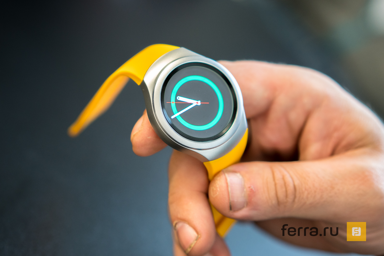 Samsung представила смарт-часы Gear S2 в России