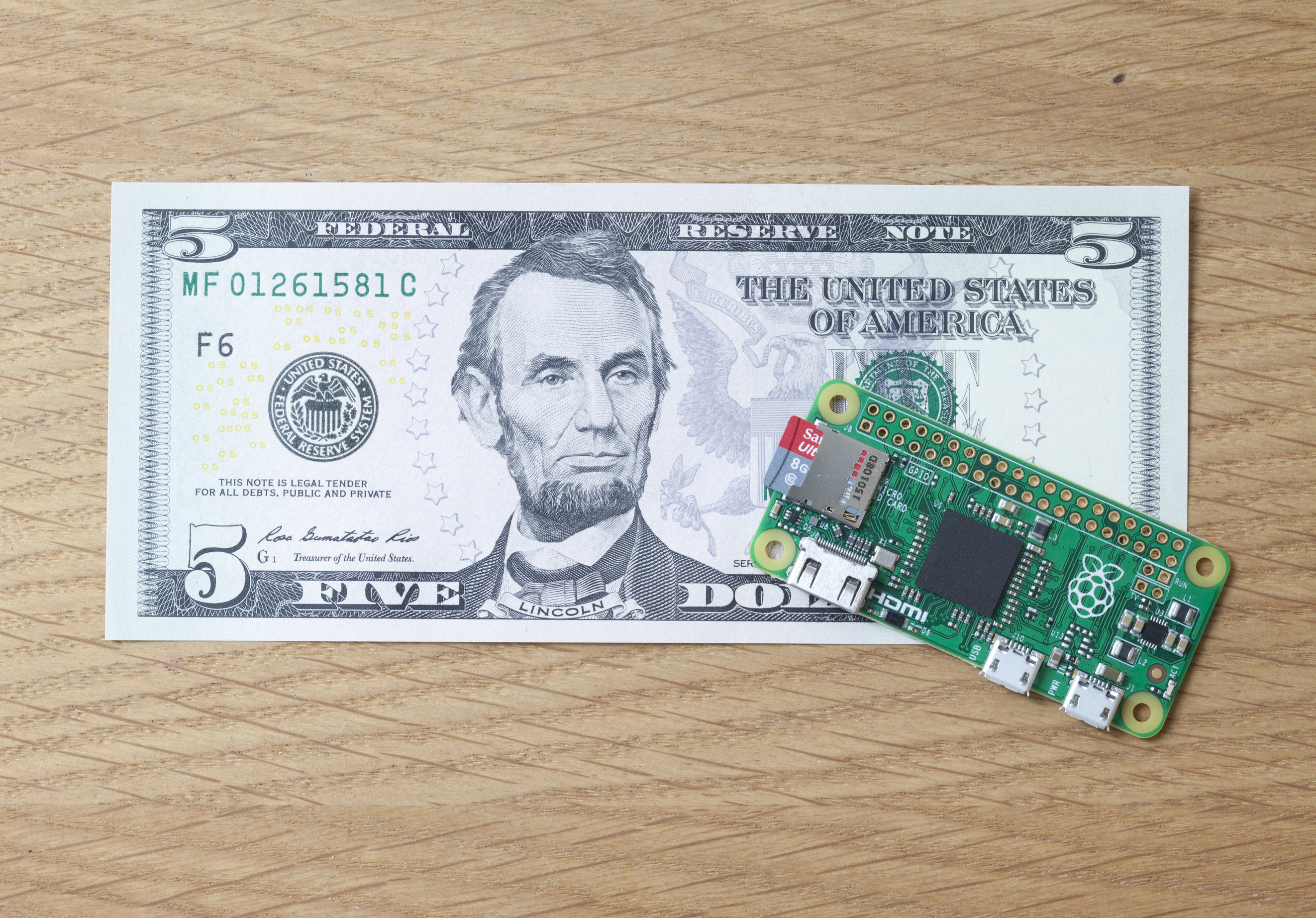 Одноплатный микро-ПК Raspberry Pi Zero стоит $5 
