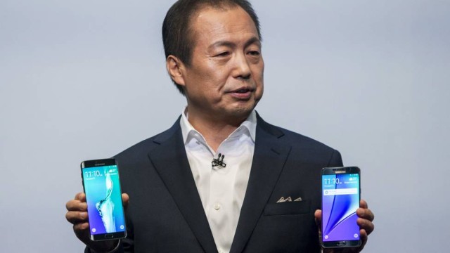 Samsung сменил мобильного главу