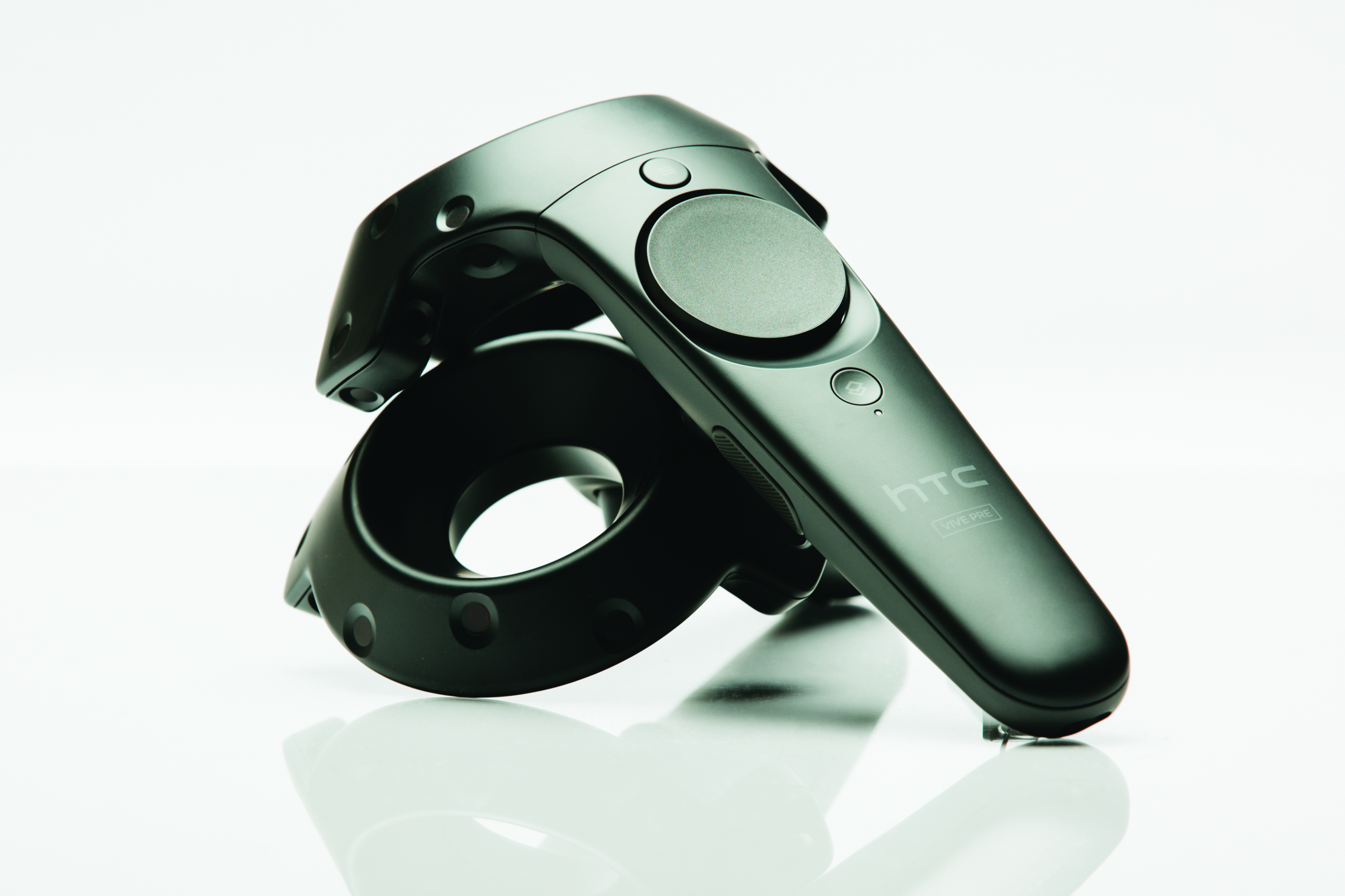 CES 2016: Шлем виртуальной реальности HTC Vive Pre получил фронтальную камеру 