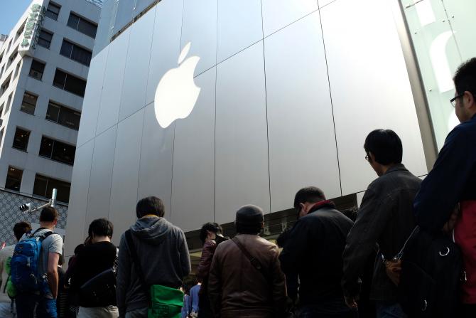 Apple впервые отчиталась о снижении продаж iPhone