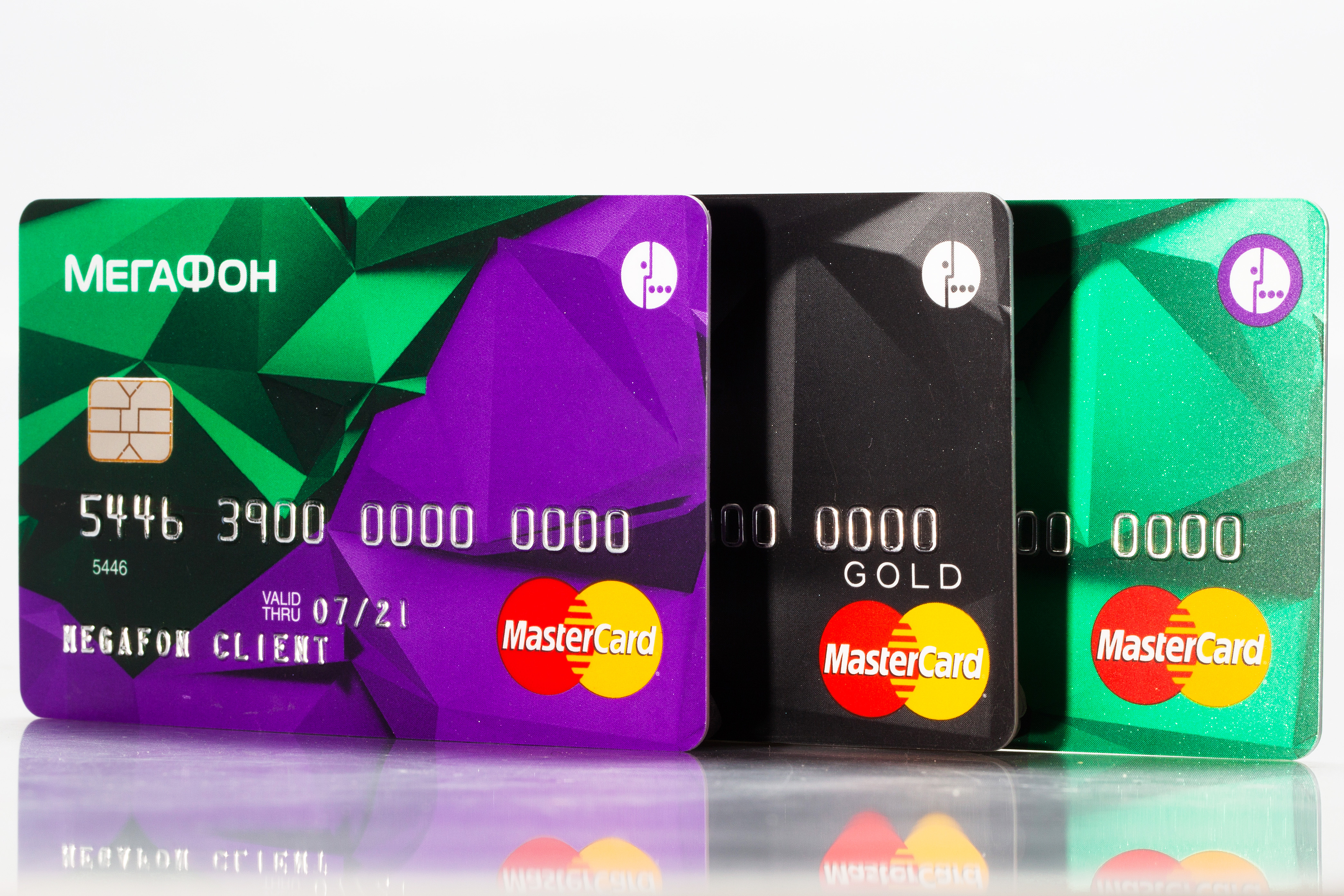МегаФон выпускает банковские карты для мобильного счета