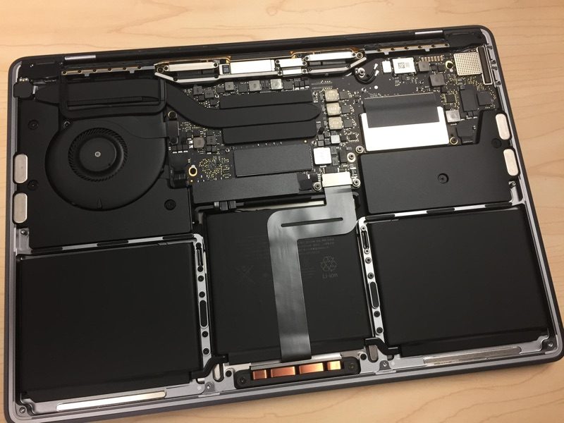 У младшего MacBook Pro обнаружился съемный SSD