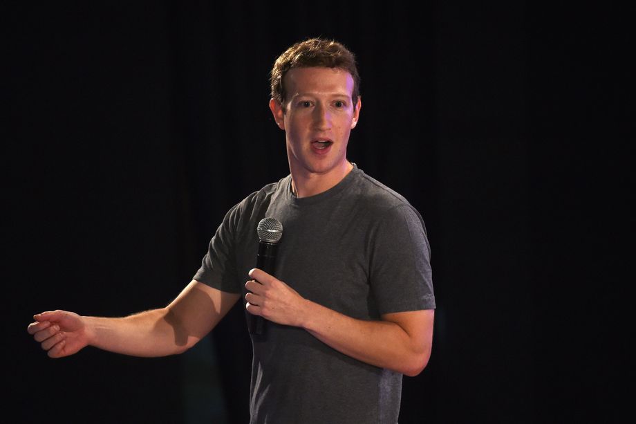 Facebook запустит рекламу в середине видеороликов