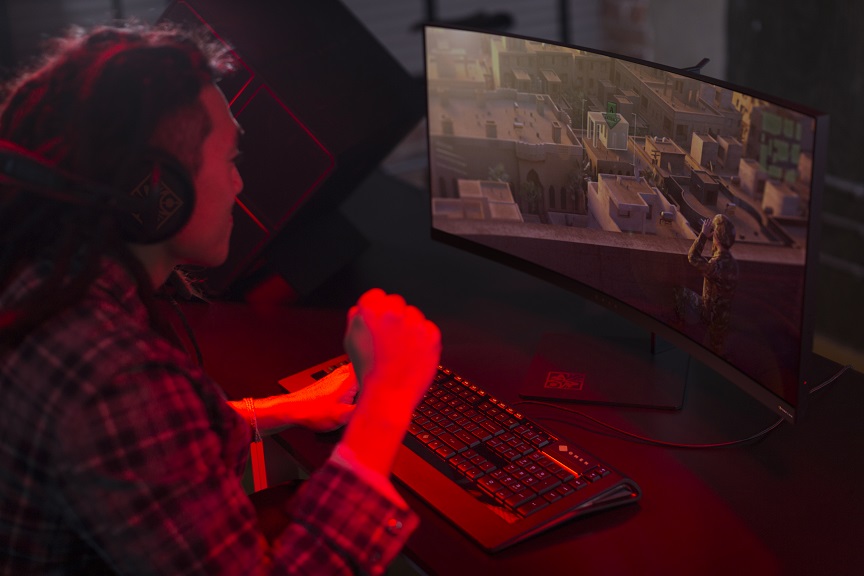 Объявлена российская цена изогнутого геймерского монитора HP Omen X 35