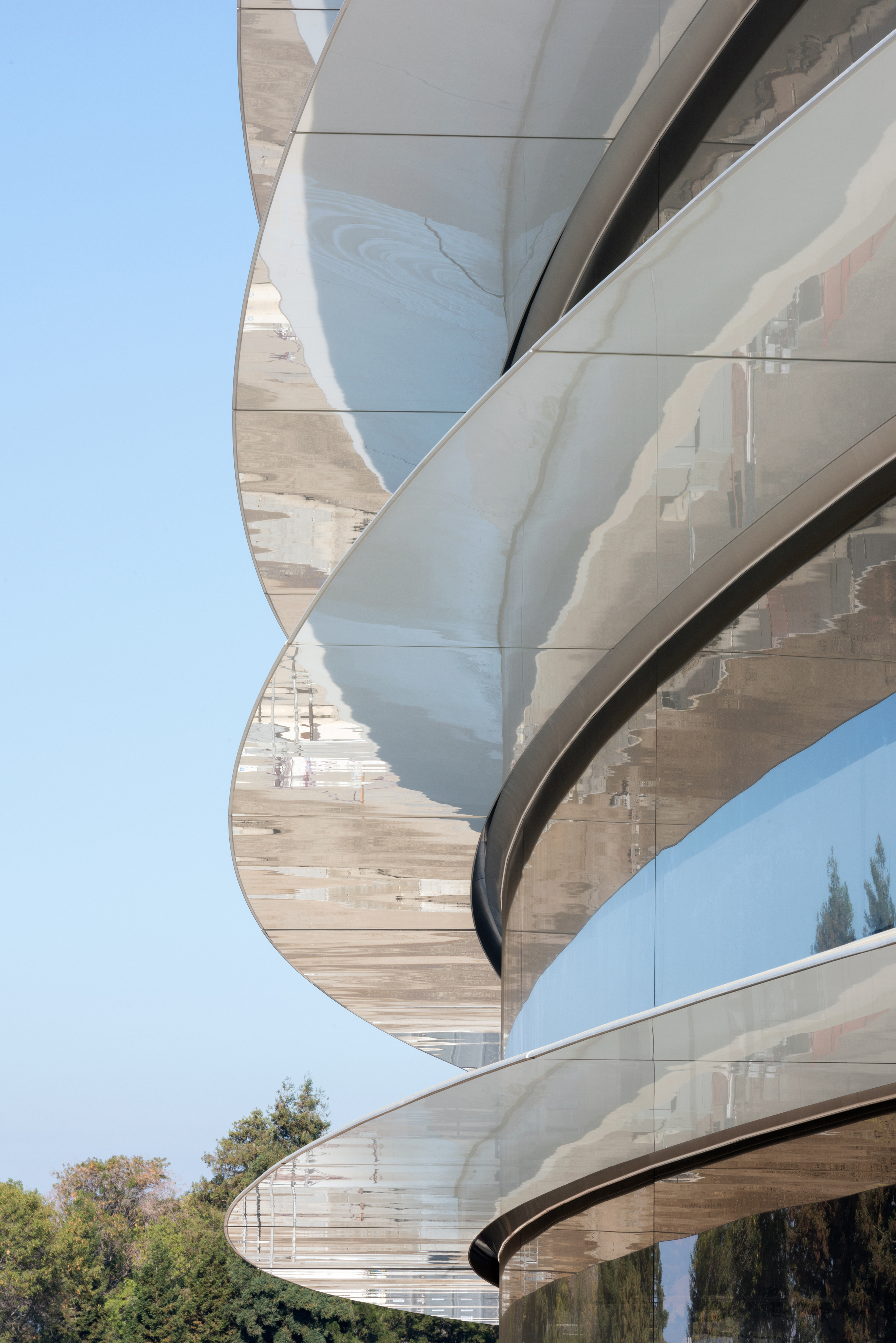 Apple представила новый кампус Park, открытие в апреле
