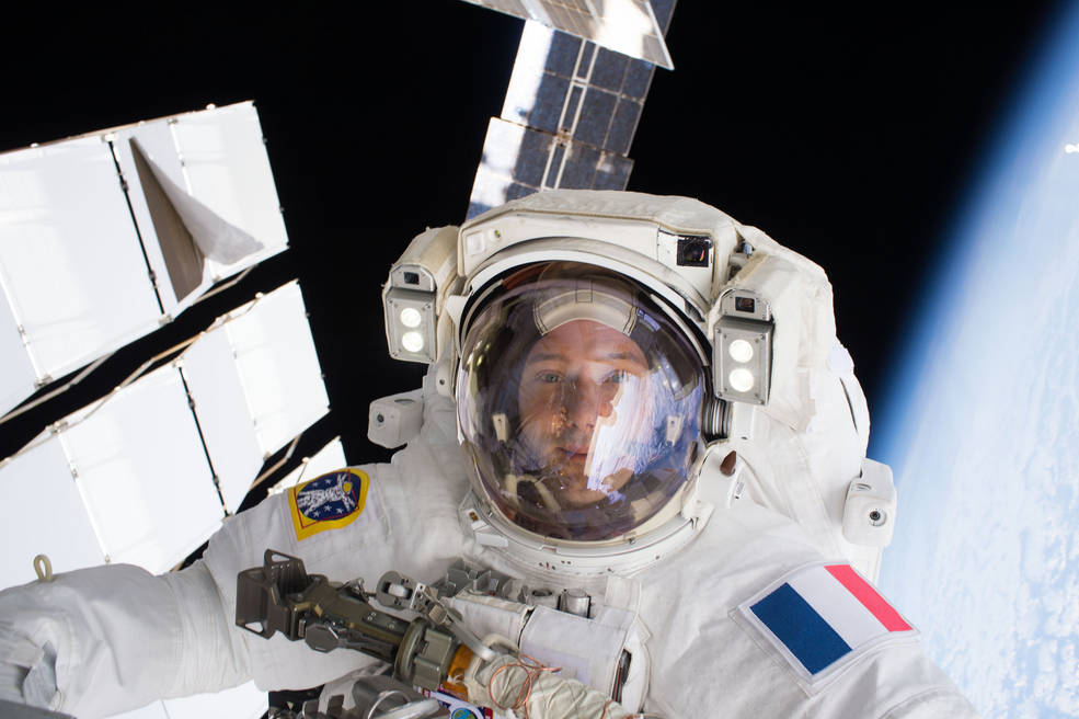 NASA транслирует выход астронавтов МКС в открытый космос