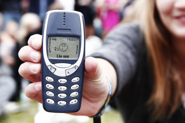       2000-  ,     Nokia 3310