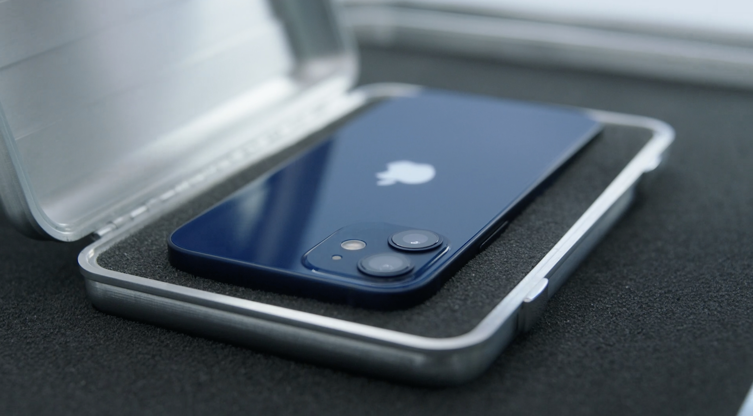  apple    iphone mini  2021 