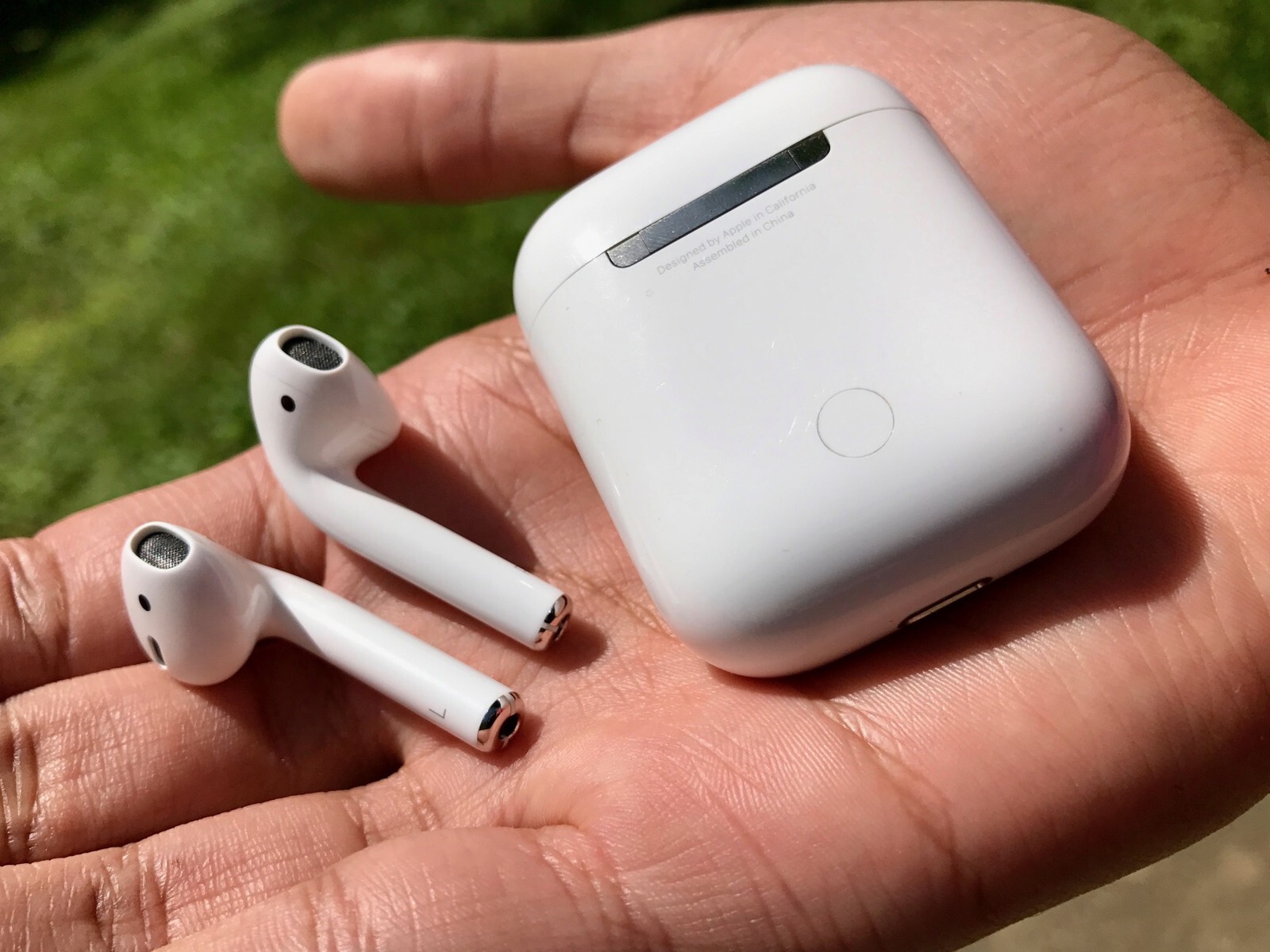  AirPods 2       AirPods 3