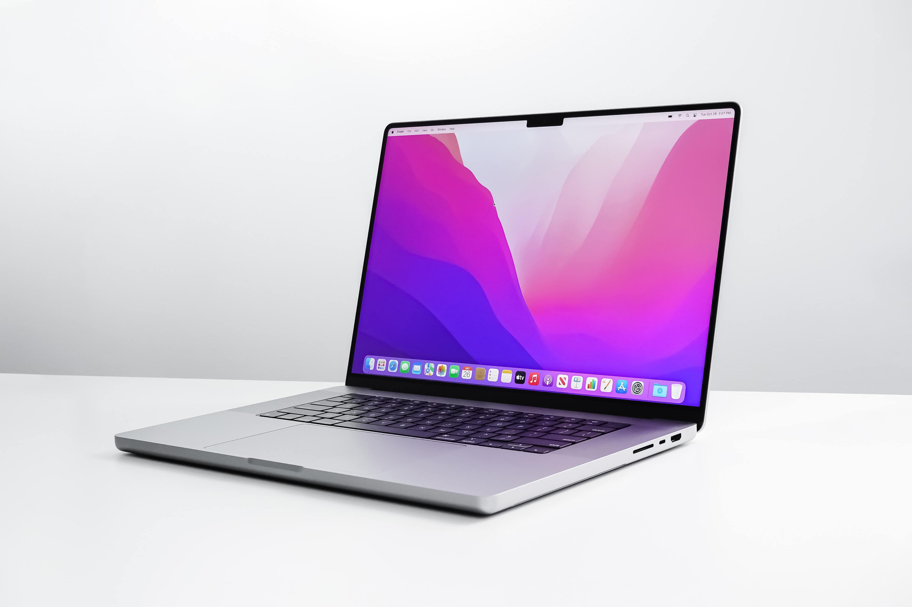 MacBook Pro   M1 Max        M1 Pro 