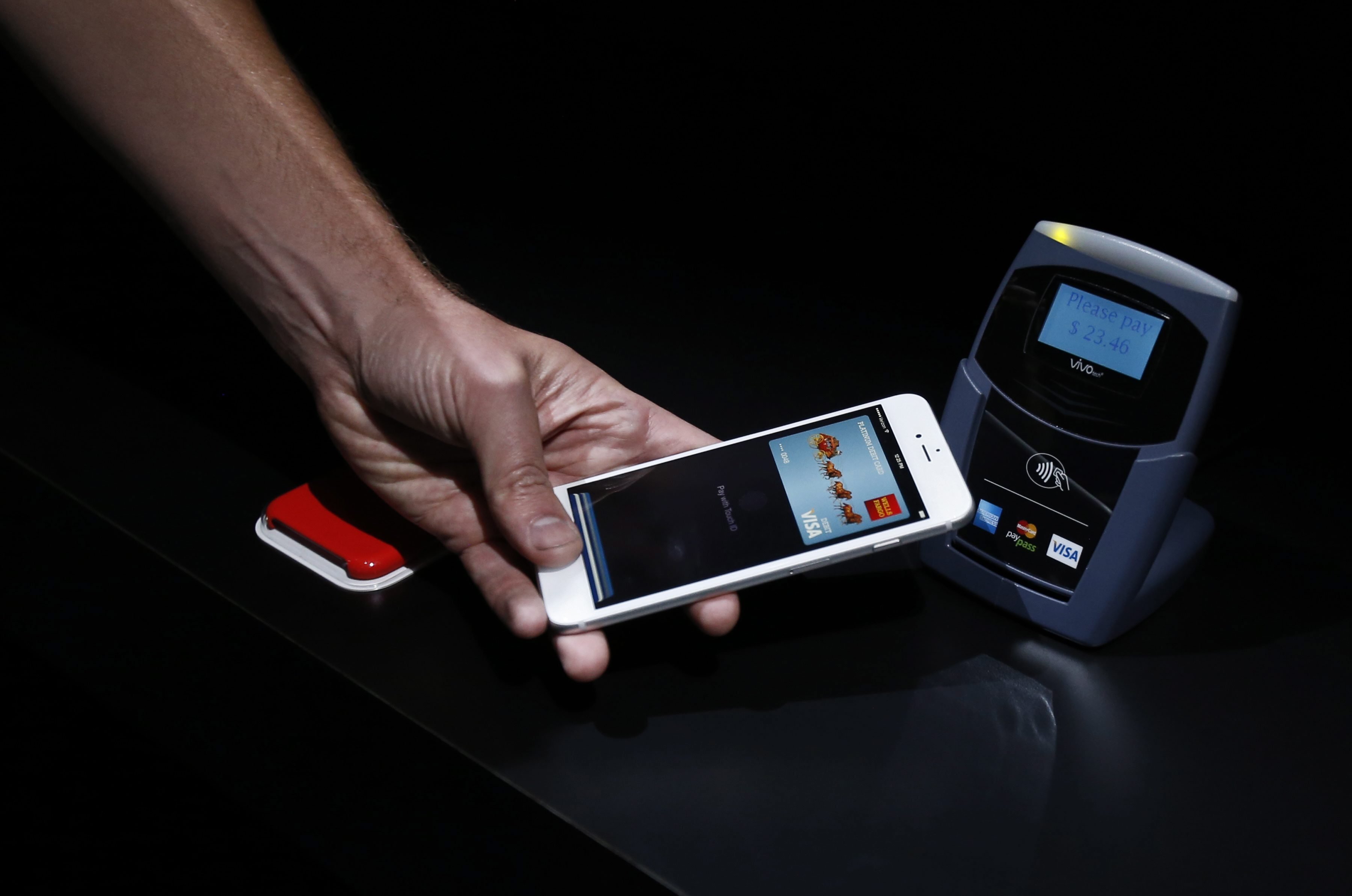  Pay  iPhone ? Apple      NFC