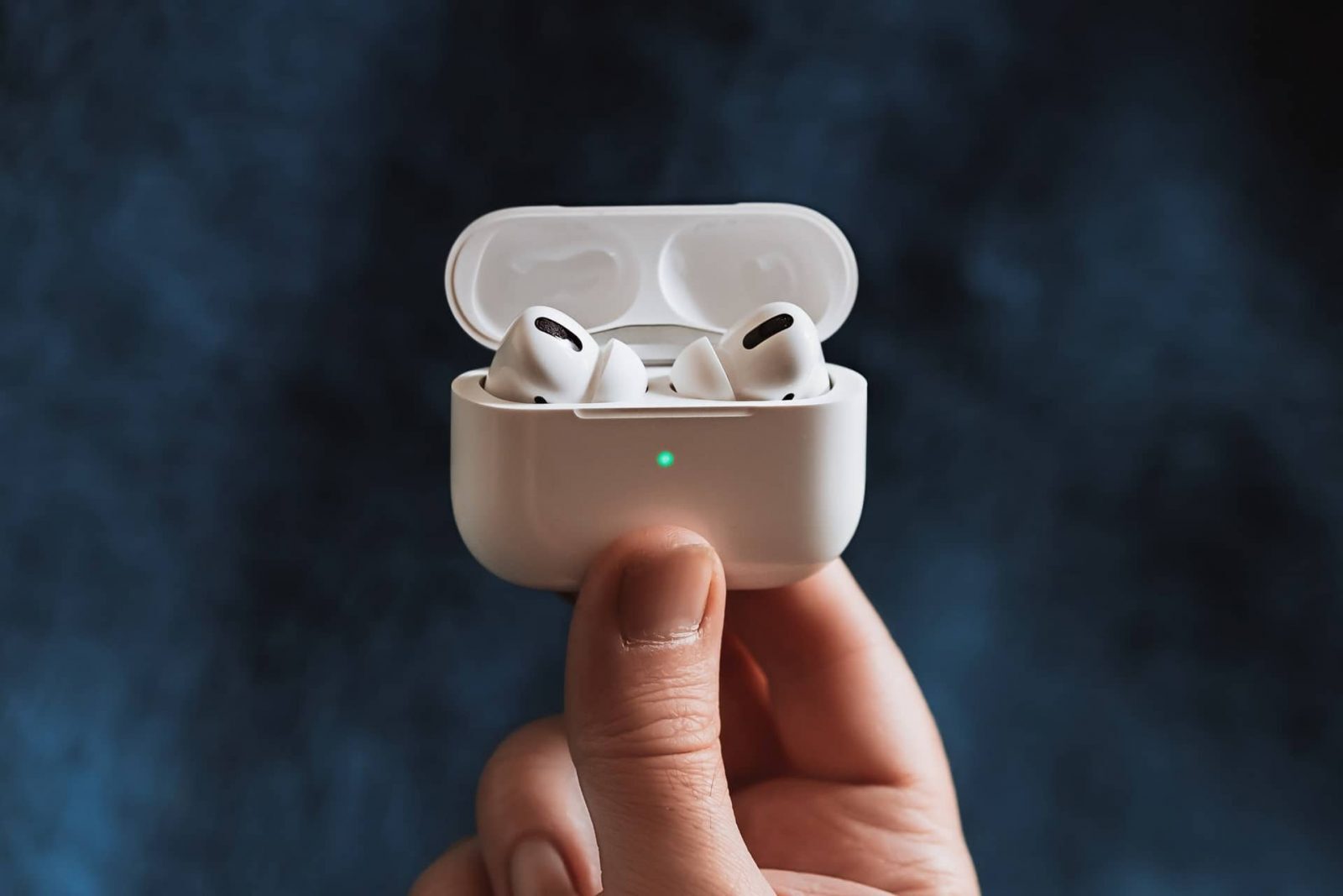  apple     airpods 2024 