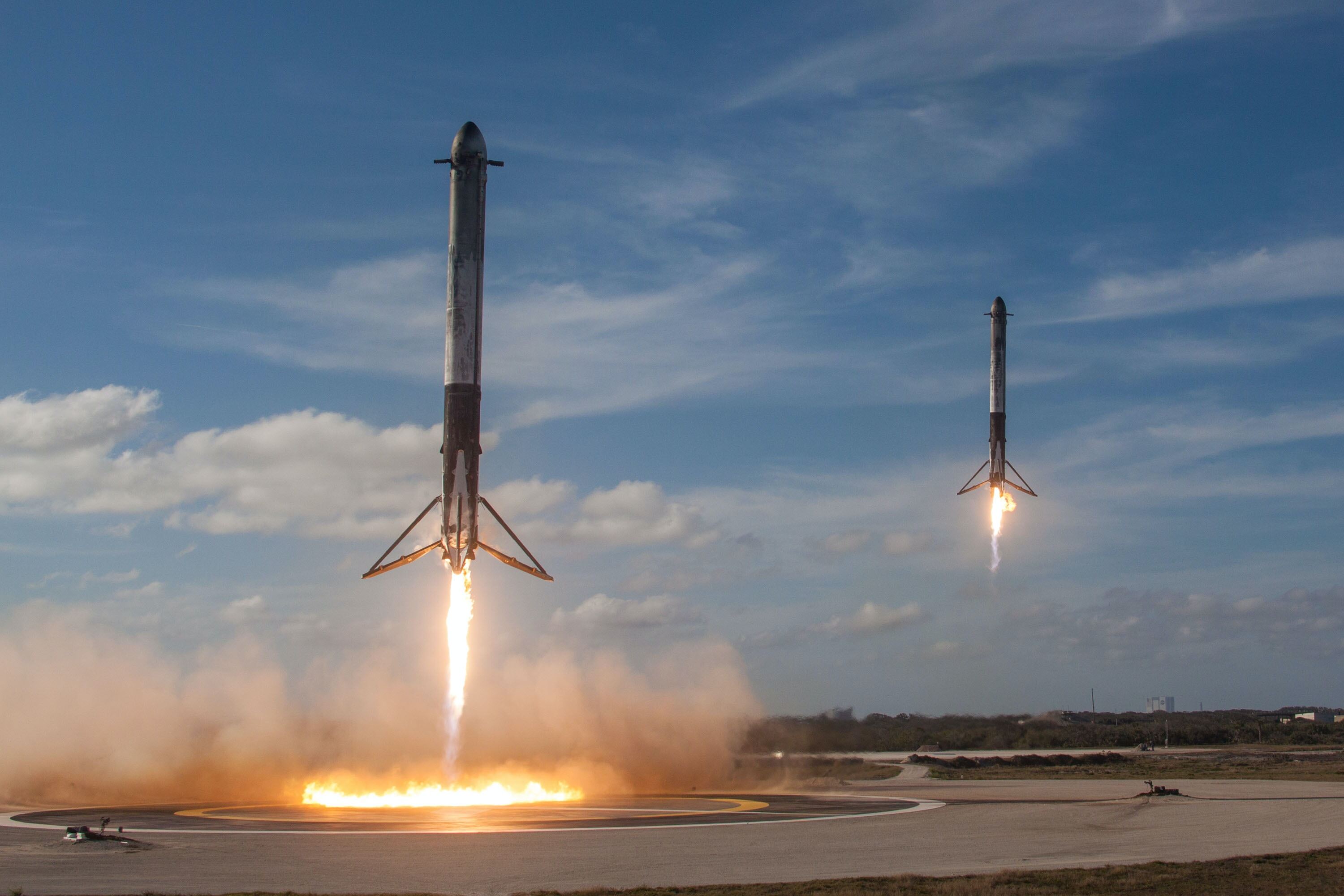 SpaceX      Starlink V2