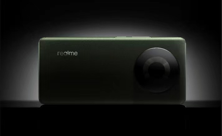 Xiaomi 13 Ultra     :    Realme 11