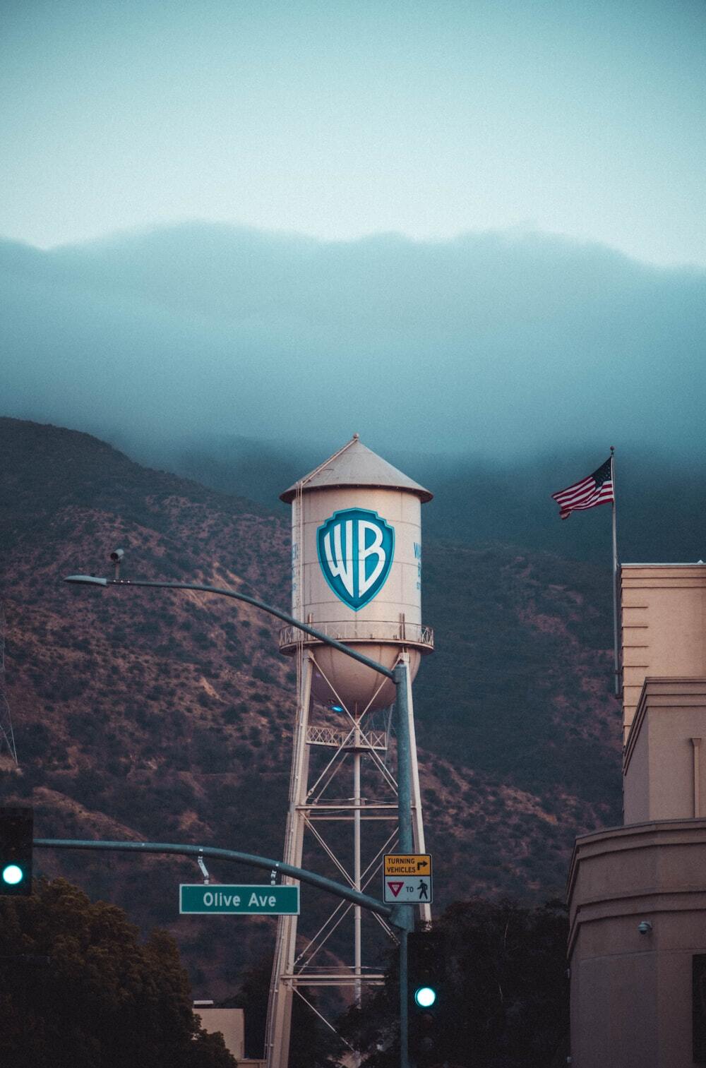   : Warner Bros.    