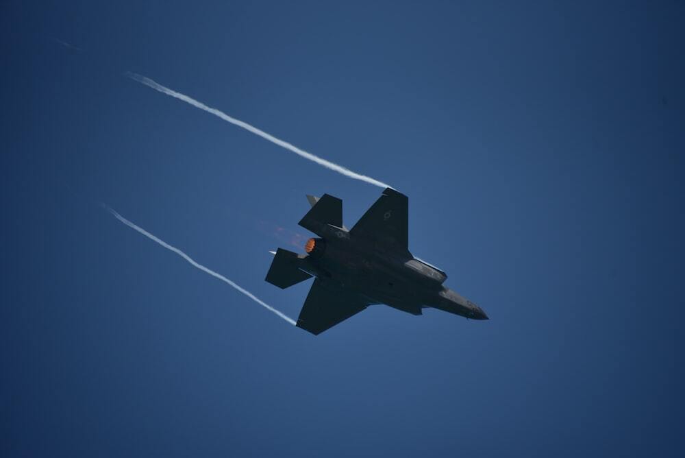      F-35,     