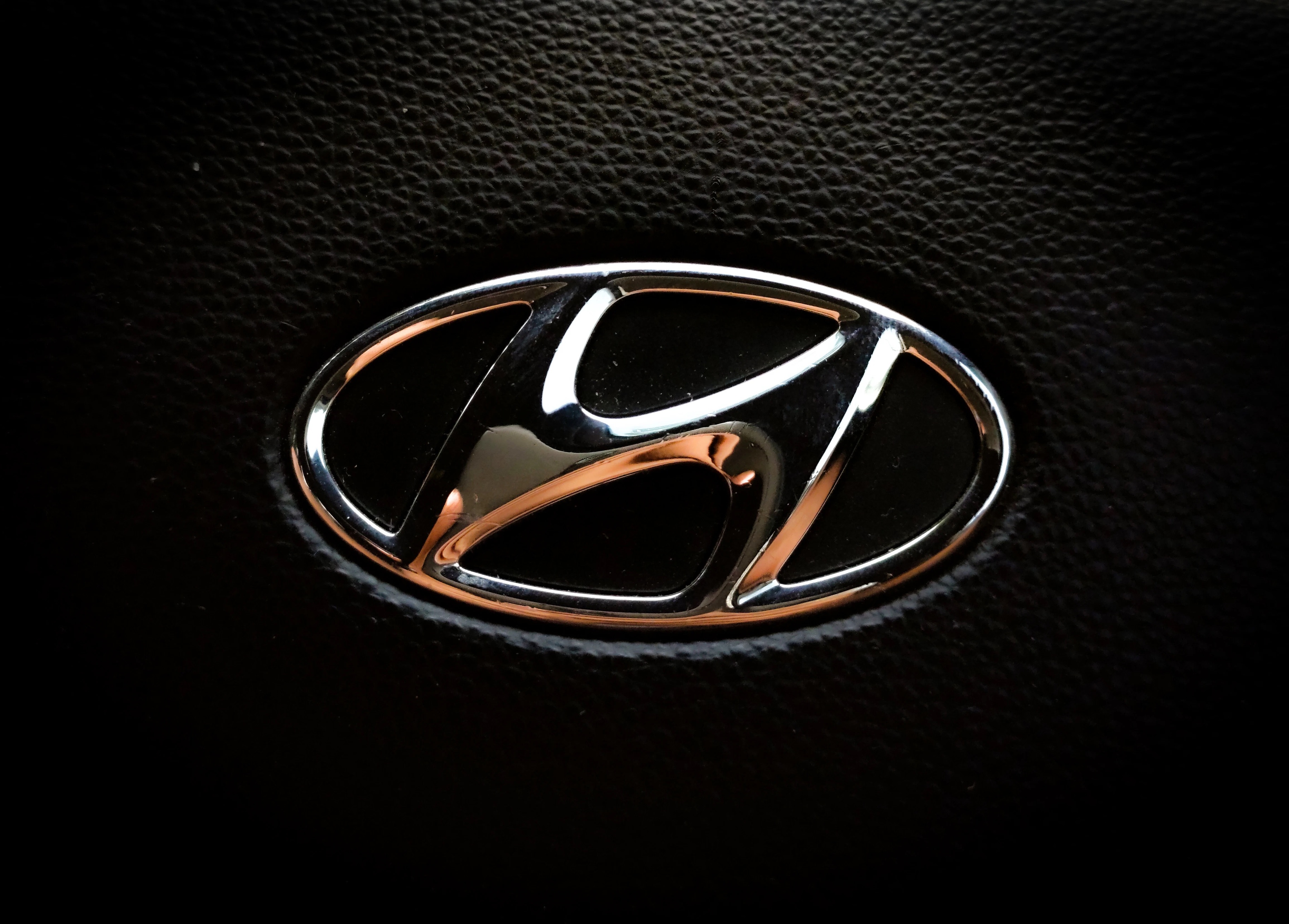    :  Hyundai  -    