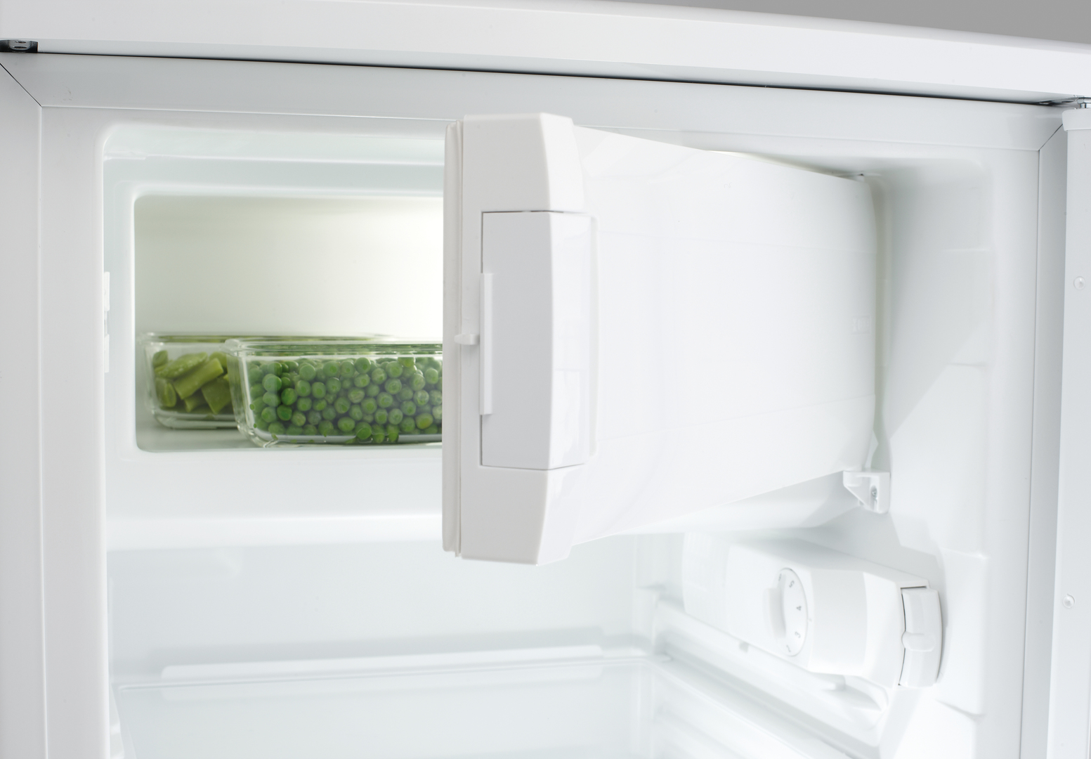 Холодильник ноу фрост надо размораживать. Холодильник размораживается. Размораживание no Frost что это. Разморозка холодильника. Холодильник который не надо размораживать.