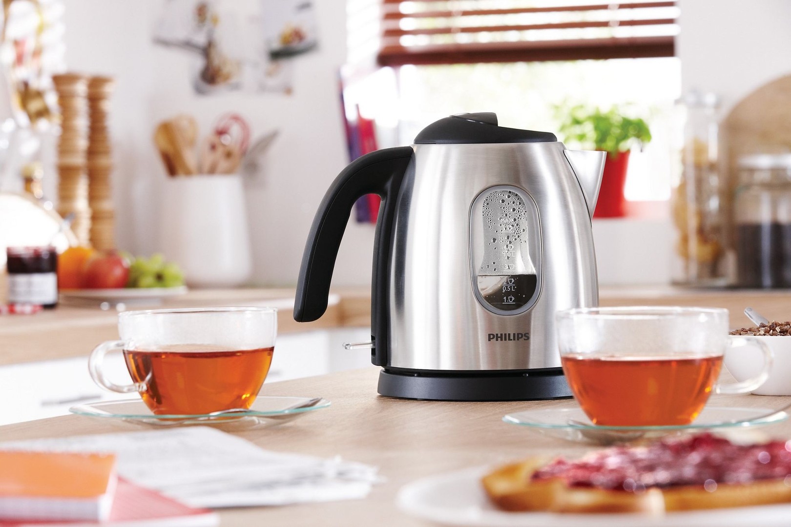 как выбрать электрочайник для дома. как выбрать электрочайник для дома. электрочайник на столе. как выбрать электрочайник для дома. электрочайник qcooker electric kettle cd-dr101 1.