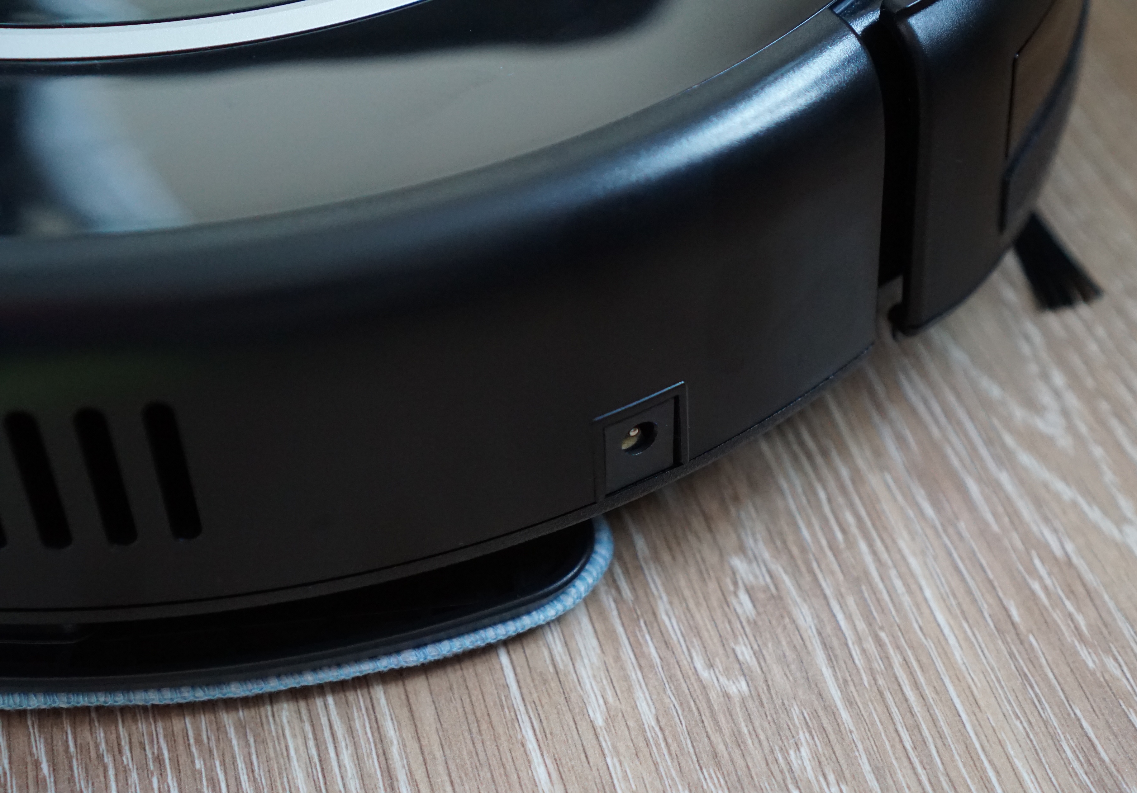 Робот-пылесос roborock s6/t6. Робот пылесос моргает на зарядке. Поларис робот пылесос 0930. Зарядное для робот пылесоса ксиоми. Предохранитель для робота пылесоса.