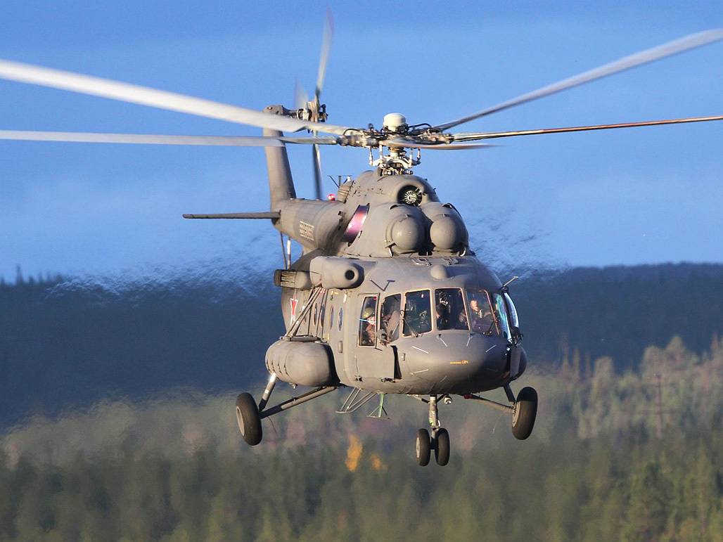 Показаны совместные манёвры российского и американского боевых вертолётов